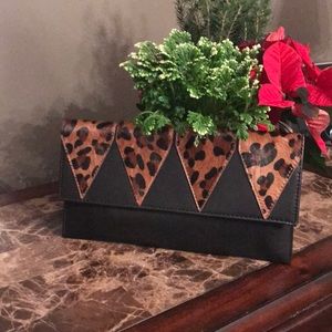 🆕 Beautiful black leather clutch/crossbody